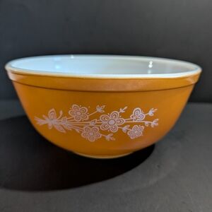 Vtg PYREX Round Mixing Bowl #403  Butterfly Gold 2.5 Litre Nesting